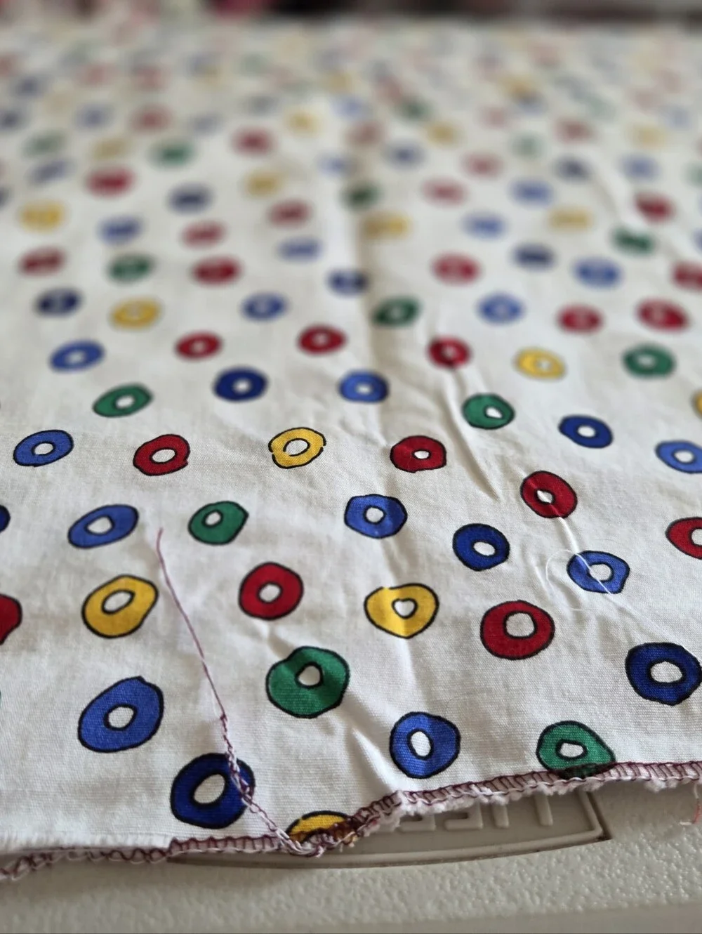 1980's Cranston Print Works Cotton SEW QUILT Red/Green/Blue/Yellow Oval Fabric
